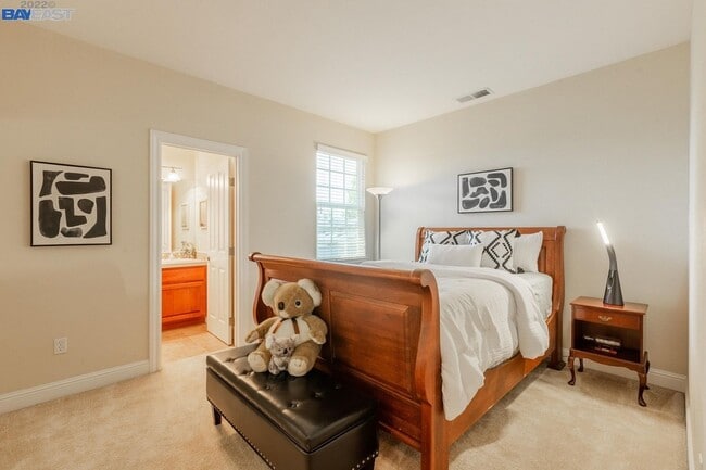 Building Photo - Live Exceptionally in This Peaceful Willow Glen Executive Home; 4 bed/ 4.5 bath