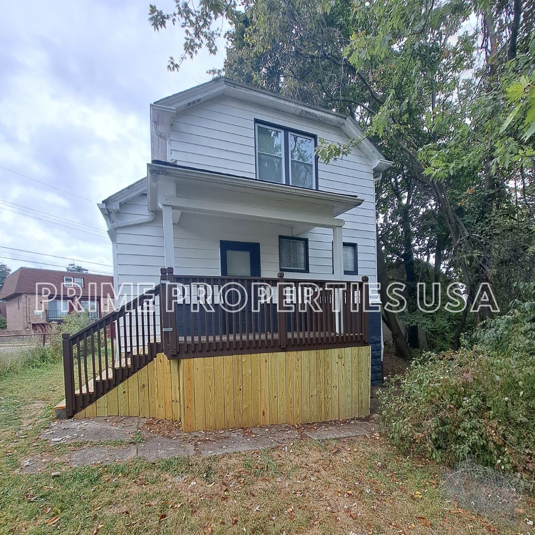 Building Photo - 7808 Lloyd Ave