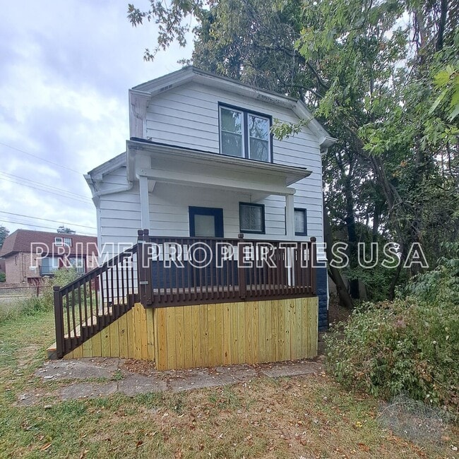 Building Photo - 7808 Lloyd Ave