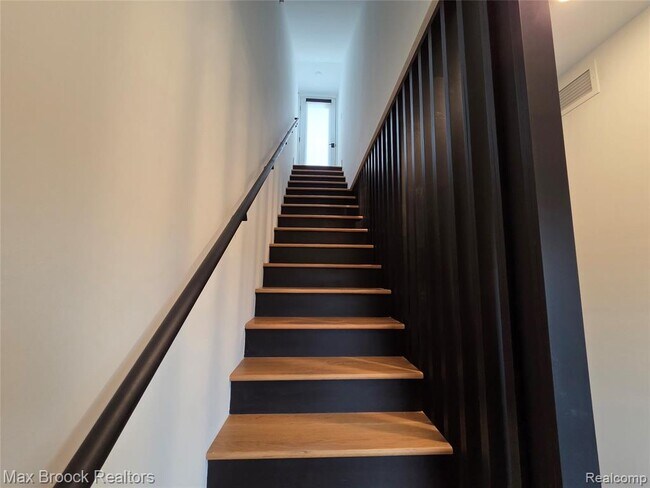 Building Photo - 1640 Bagley St