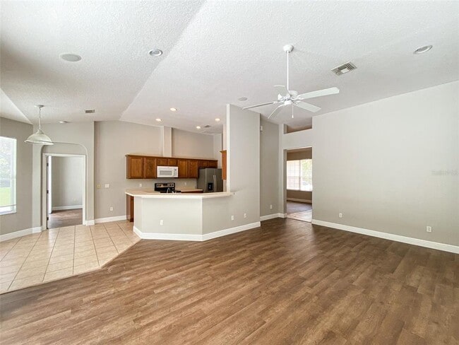 Building Photo - 3018 Lakewood Pointe Dr