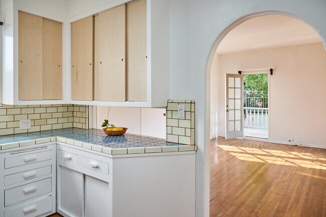 Building Photo - 6148 Glen Holly St