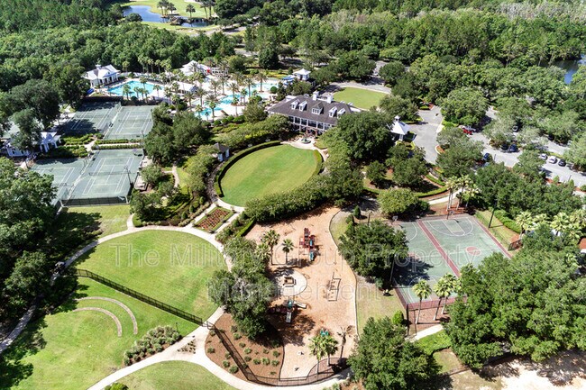 Building Photo - 710 Crystal Way