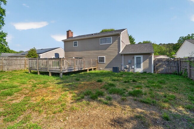 Building Photo - 195 Bentley Dr