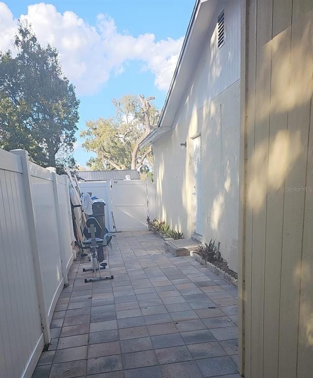 Building Photo - 553 Robin Hill Cir