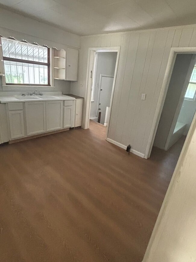Building Photo - Section 8 Accepted!