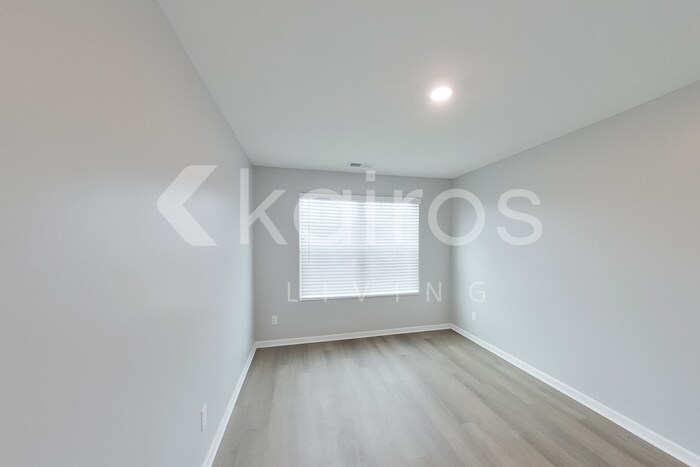 Building Photo - 35 E Luminous Way