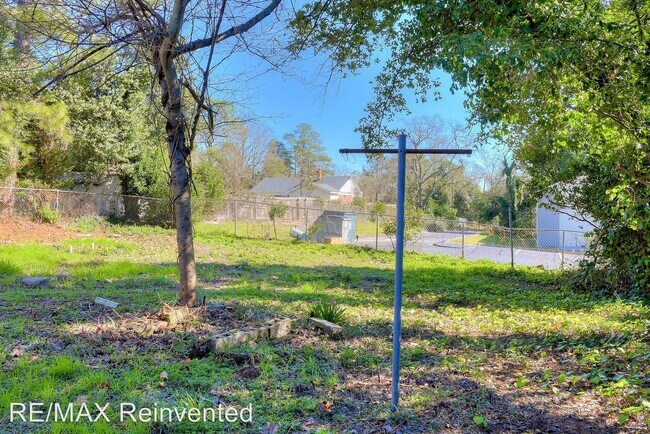 Building Photo - 2 br, 1 bath House - 1752 Wycliffe