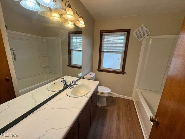 Building Photo - 1612 Maple Dr