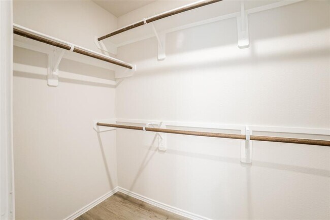 Building Photo - 215 Pronghorn Dr