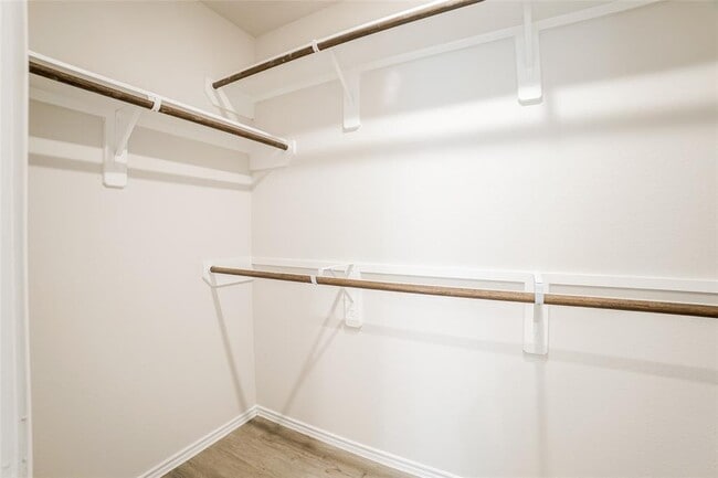 Building Photo - 304 Fallow Deer Dr