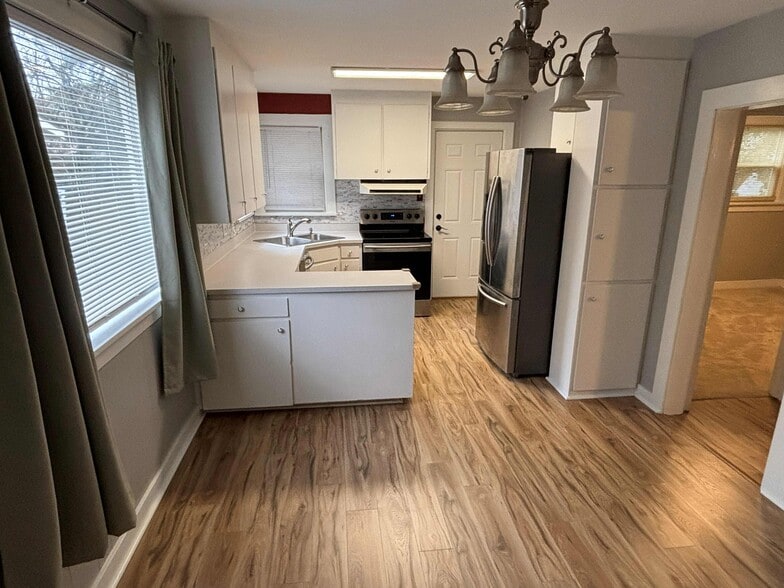 Building Photo - 1818 Hoyt Ave