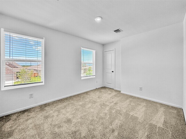 Building Photo - 5818 Starling Dr