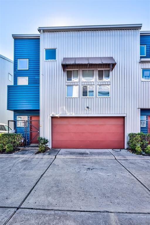 Building Photo - 3212 Yellowstone Blvd