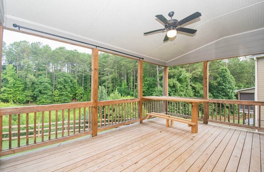 Deck - 399 Cobblestone Trl