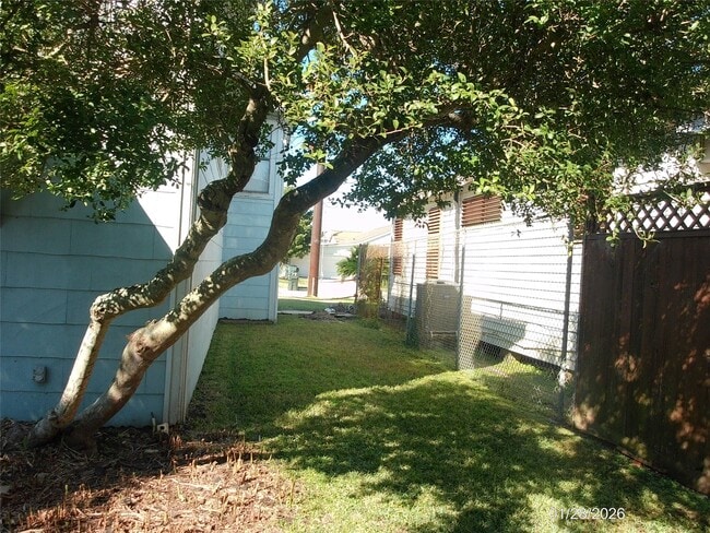 Building Photo - 4619 Ave S