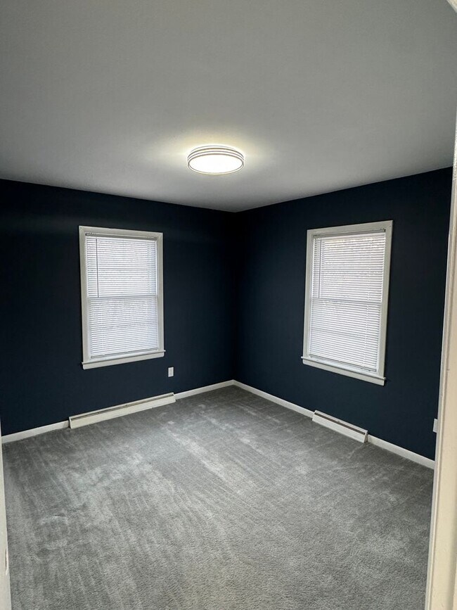 Building Photo - 1450 Marlborough Dr