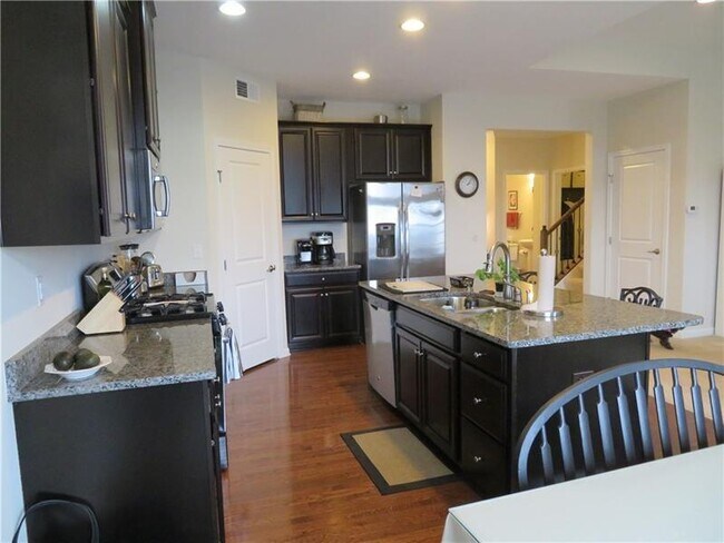 Building Photo - 2047 Golden Grove Dr