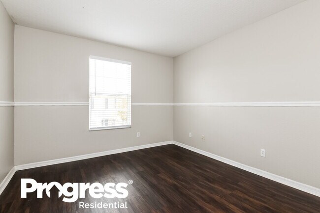 Building Photo - 693 Cresting Oak Cir