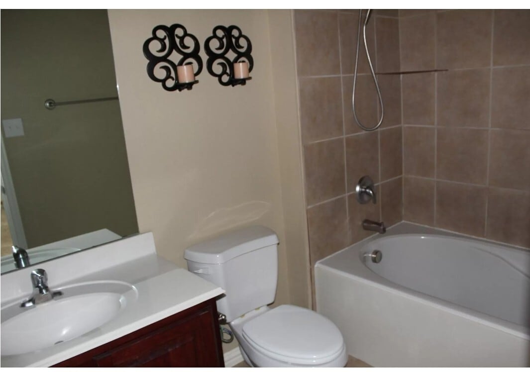 Building Photo - 8704 Manhattan Ave