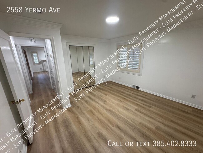 Building Photo - 2558 Yermo Ave