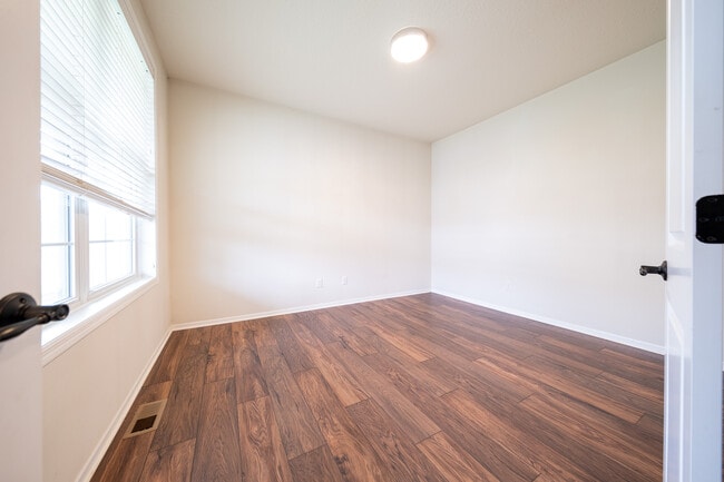Building Photo - 9183 Lighthouse Ln