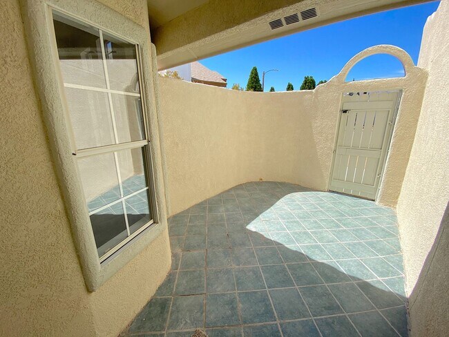 Building Photo - 10936 Loma Alta Pl