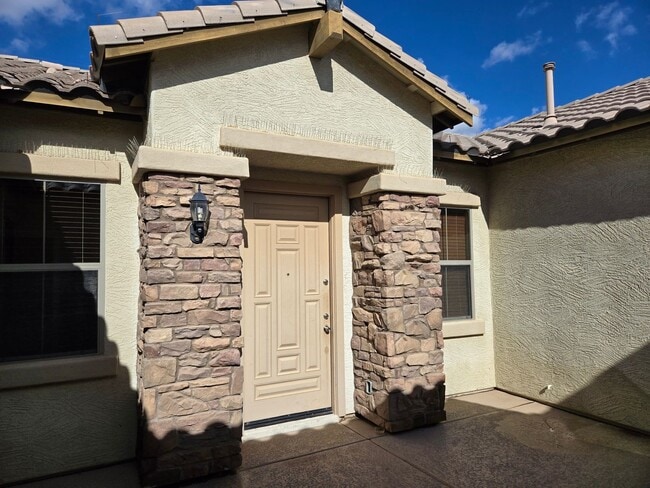 Building Photo - 16758 W Apache St