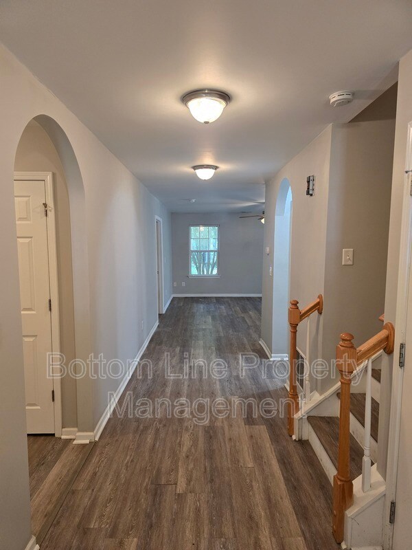 Building Photo - 3850 Fircrest Dr