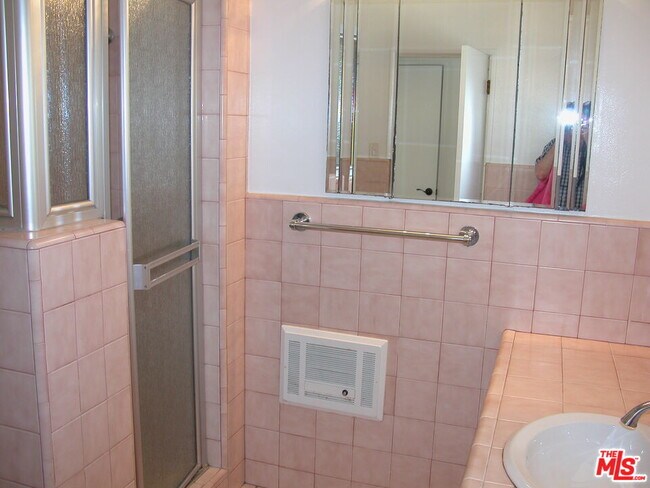 Building Photo - 6446 Riggs Pl