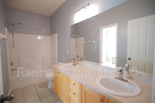 Building Photo - 3400 Old Bainbridge Rd