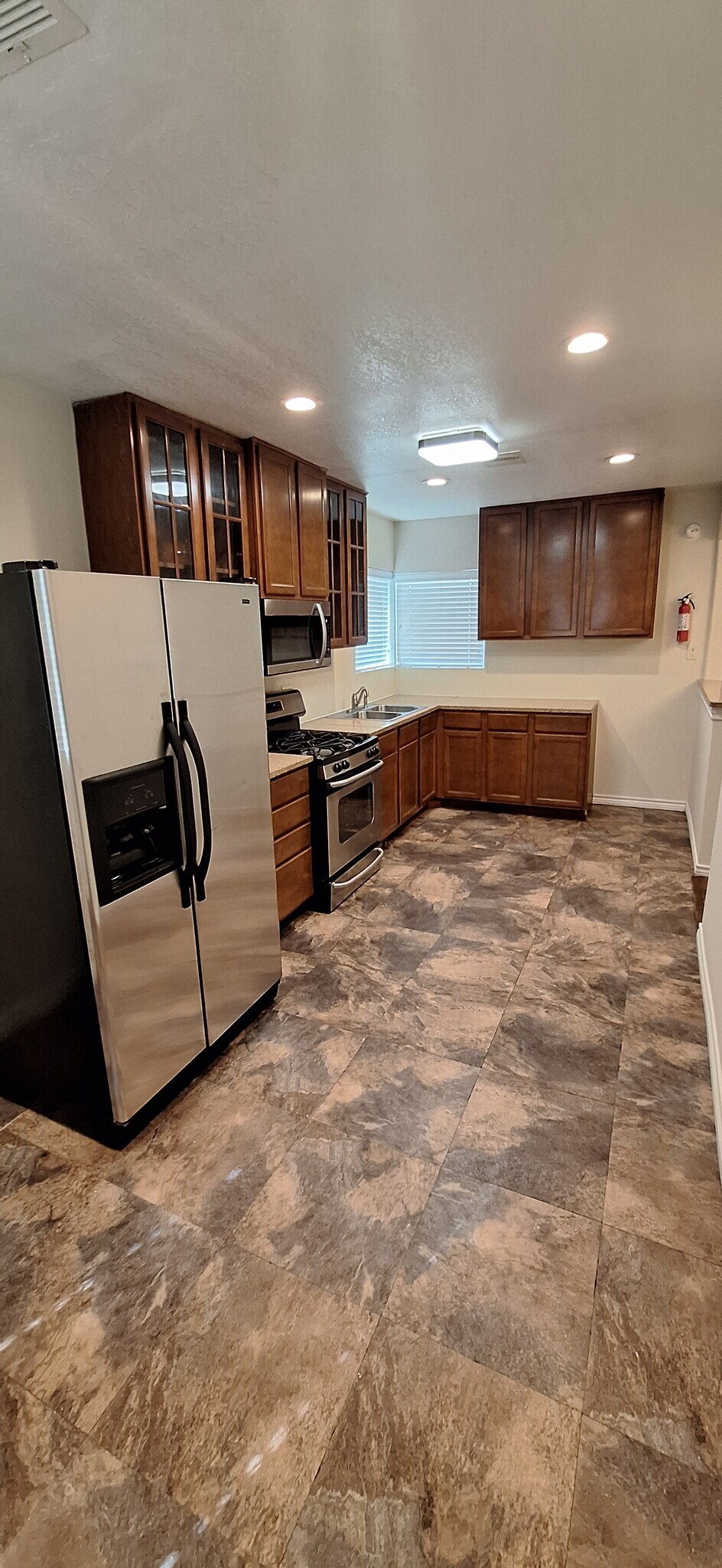 Building Photo - 7832 Elvera St