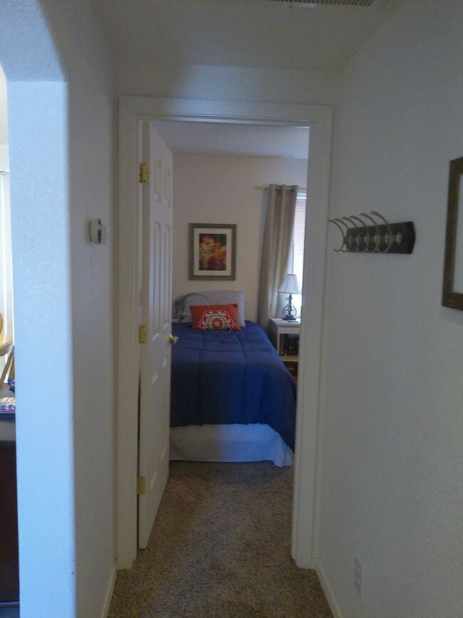 Building Photo - Seasonal Winter Rental Nov 1st to April 30...
