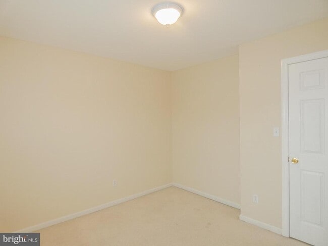 Building Photo - 2105 Lexington Mews