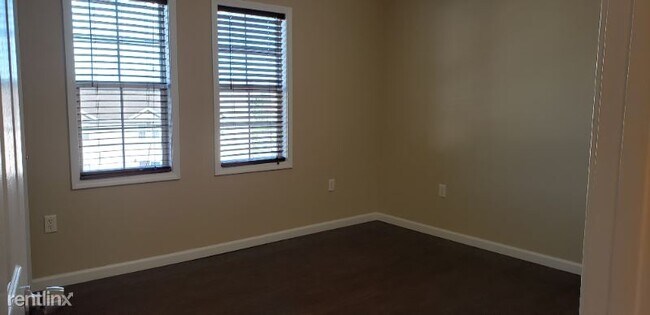 Building Photo - 2 br, 2.5 bath Townhome - 5 Tall Grass Ln