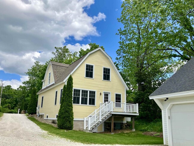 Building Photo - 26 N Main St