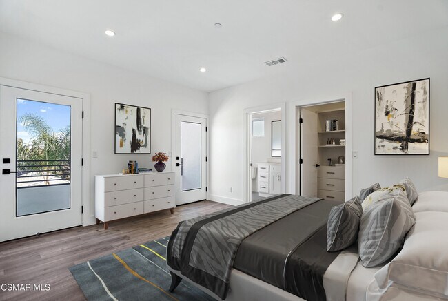 Building Photo - 10908 Hesby St