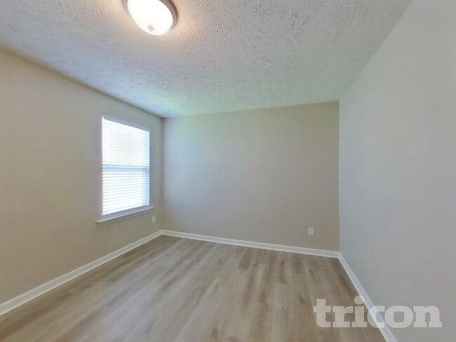 Building Photo - 1109 Shallowbrook Trail S