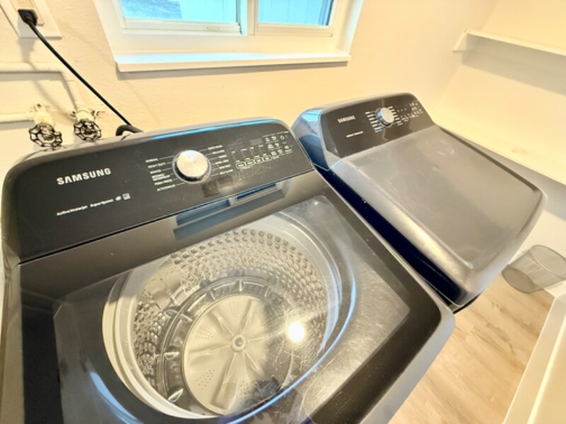 Building Photo - 9989 Dodge Dr