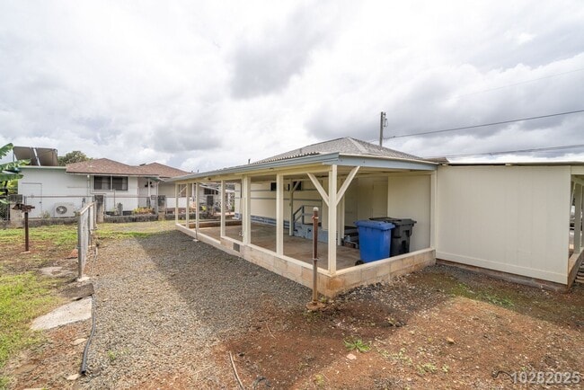 Building Photo - 2 BD/1 BA Home with Yard and Carport in Wa...