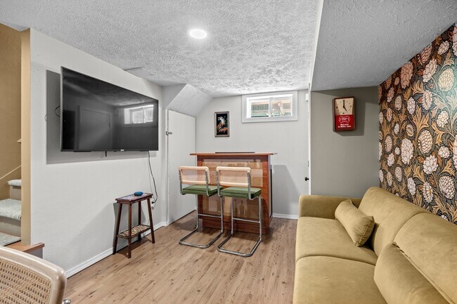 Building Photo - 2808 W Upton Ave