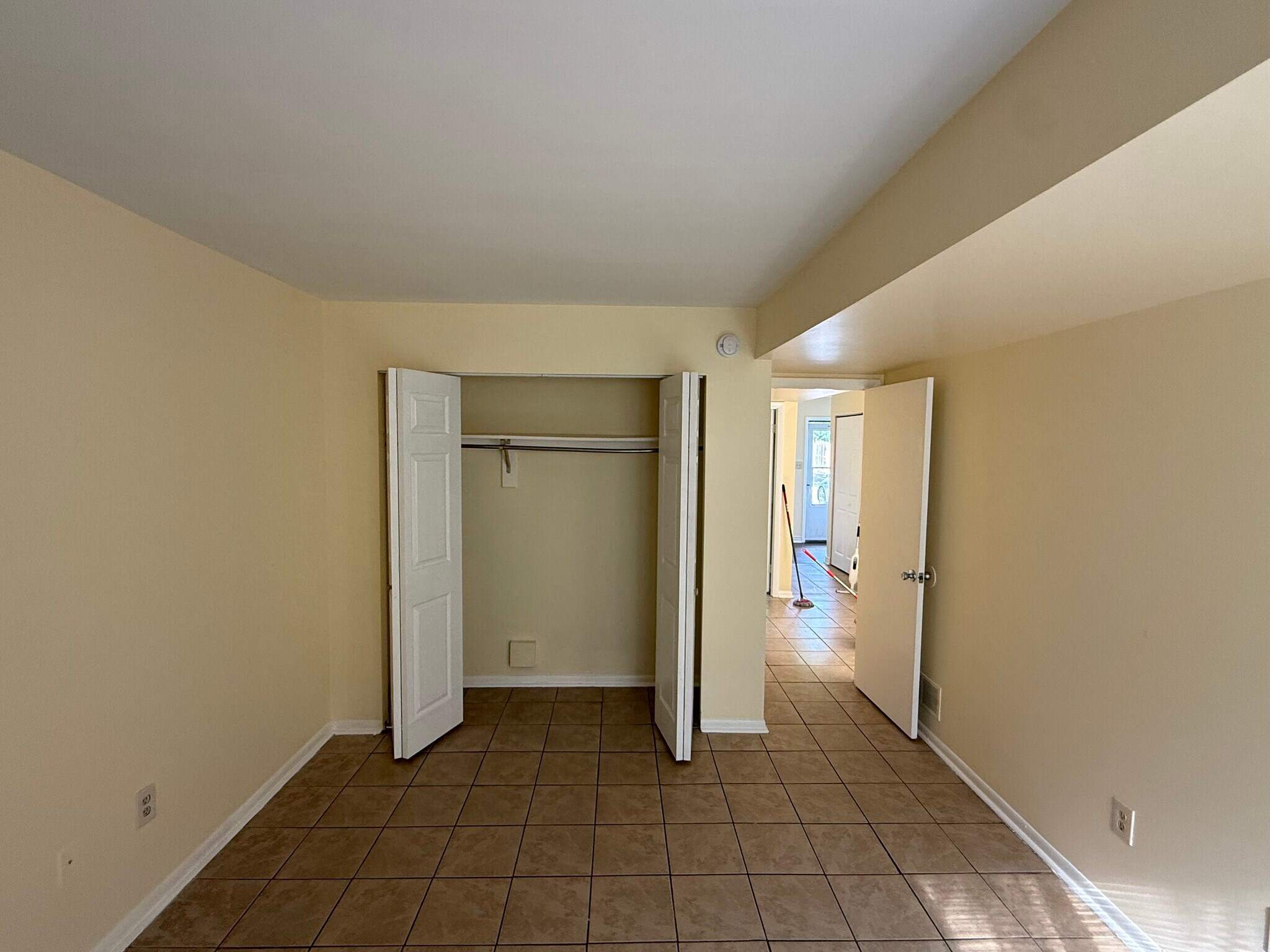 Building Photo - 23 Revelle St