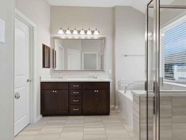 Building Photo - 28043 Rocky Heights Dr