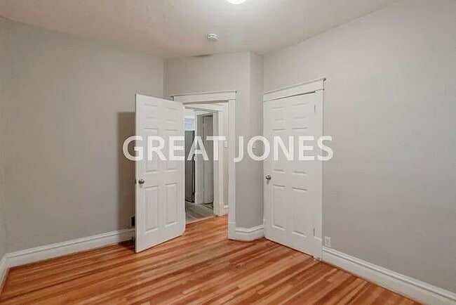 Building Photo - 8626 Argyle Ave