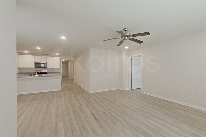 Building Photo - 102 Metalmark Dr