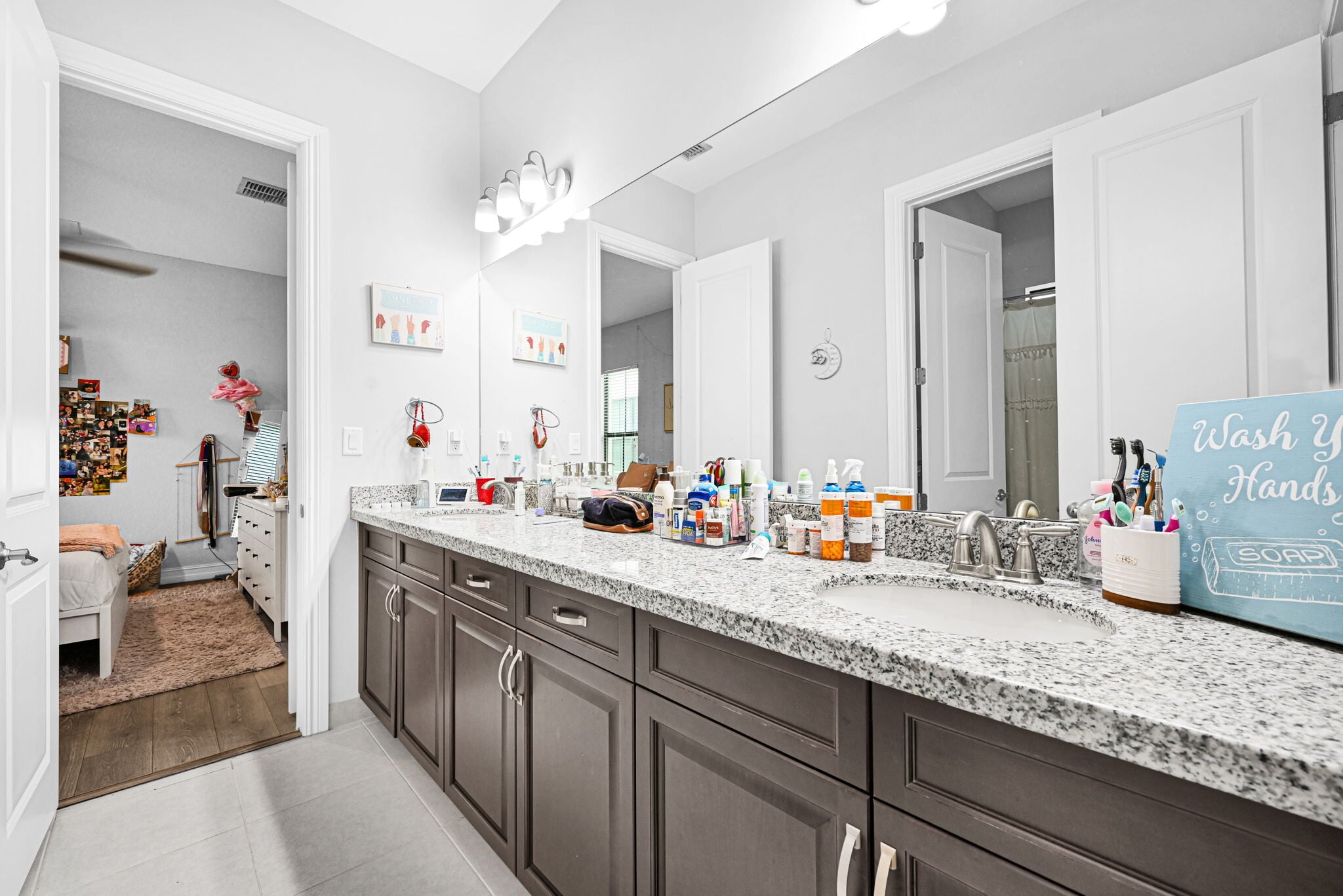 Building Photo - 8855 Watercrest Cir W