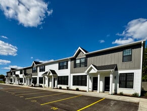 Building Photo - 1436 Naperville Wheaton Rd