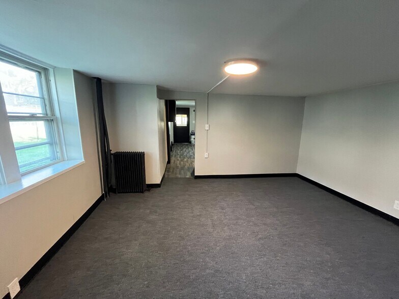 Building Photo - 1508 W 14th St