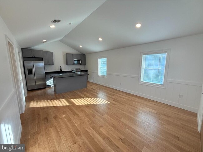 Building Photo - 29428 Sullivan St