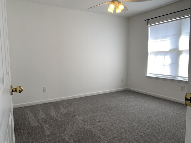 Building Photo - 111 Tyne Dr